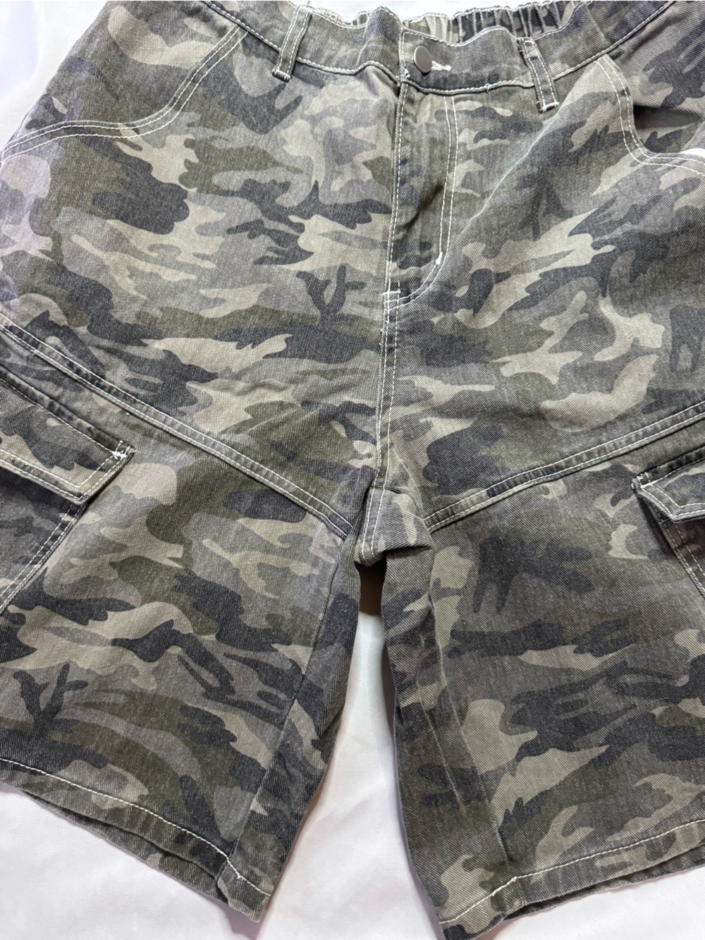 SHEIN Curve Camo Cargo Shorts - Olive Green